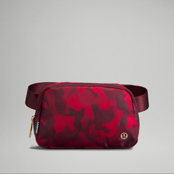 SOLD - Lululemon New Year / Lunar (2023) Everywhere Belt Bag in Size 1L. - Picture 1 of 7